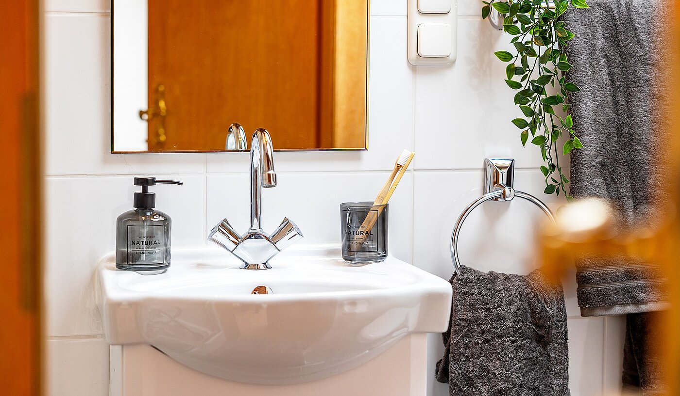 다락방 평면 와 함께 2 객실 | Bad Wiessee | 70017 | Badezimmer