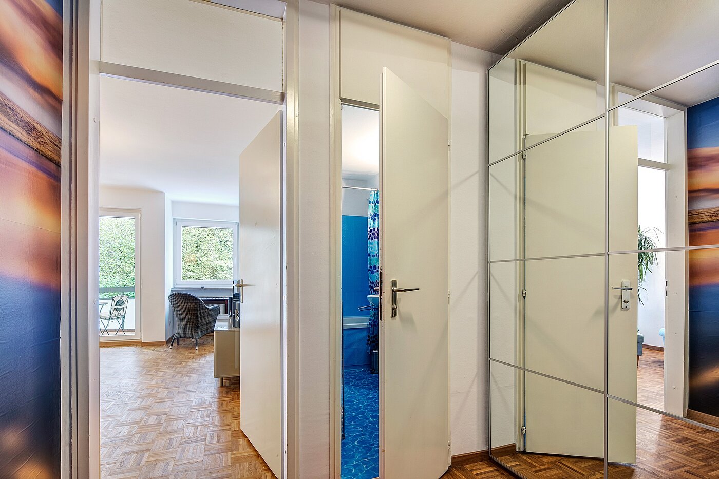 Plat met 1.5 Kamers | München-Sendling-Westpark | 2207ML4 | ...mit Spiegelschrank