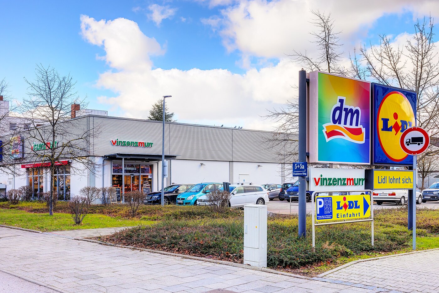 Lapos a  címen 2 Szobák | München-Milbertshofen | 701801 | Verschiedene Einkaufsmöglichkeiten...