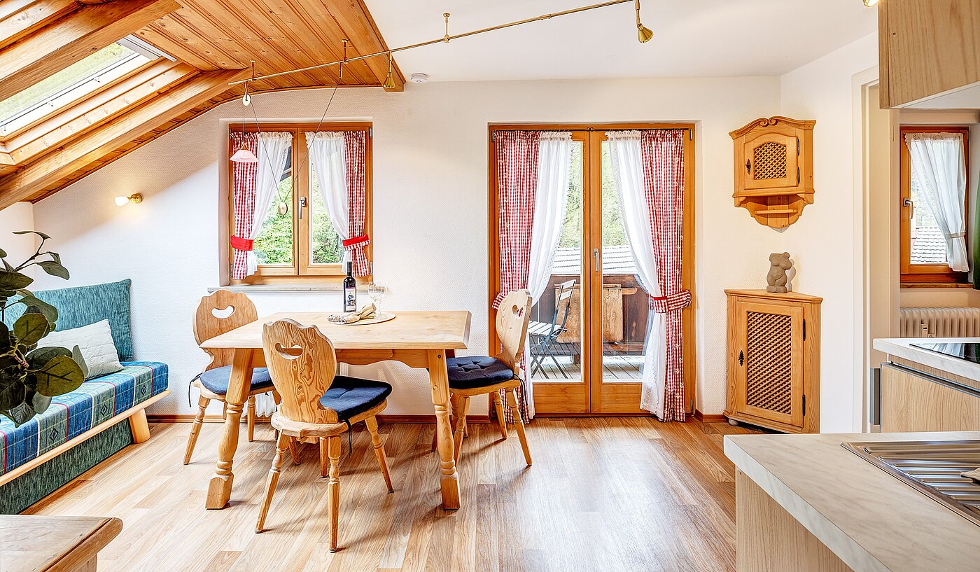 다락방 평면 와 함께 2 객실 | Bad Wiessee | 70017 | Eingang zur Wohnung