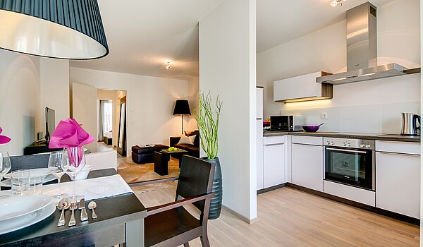 Lapos a  címen 2 Szobák | München-Maxvorstadt | 70023 | Geschmackvolle Küche...