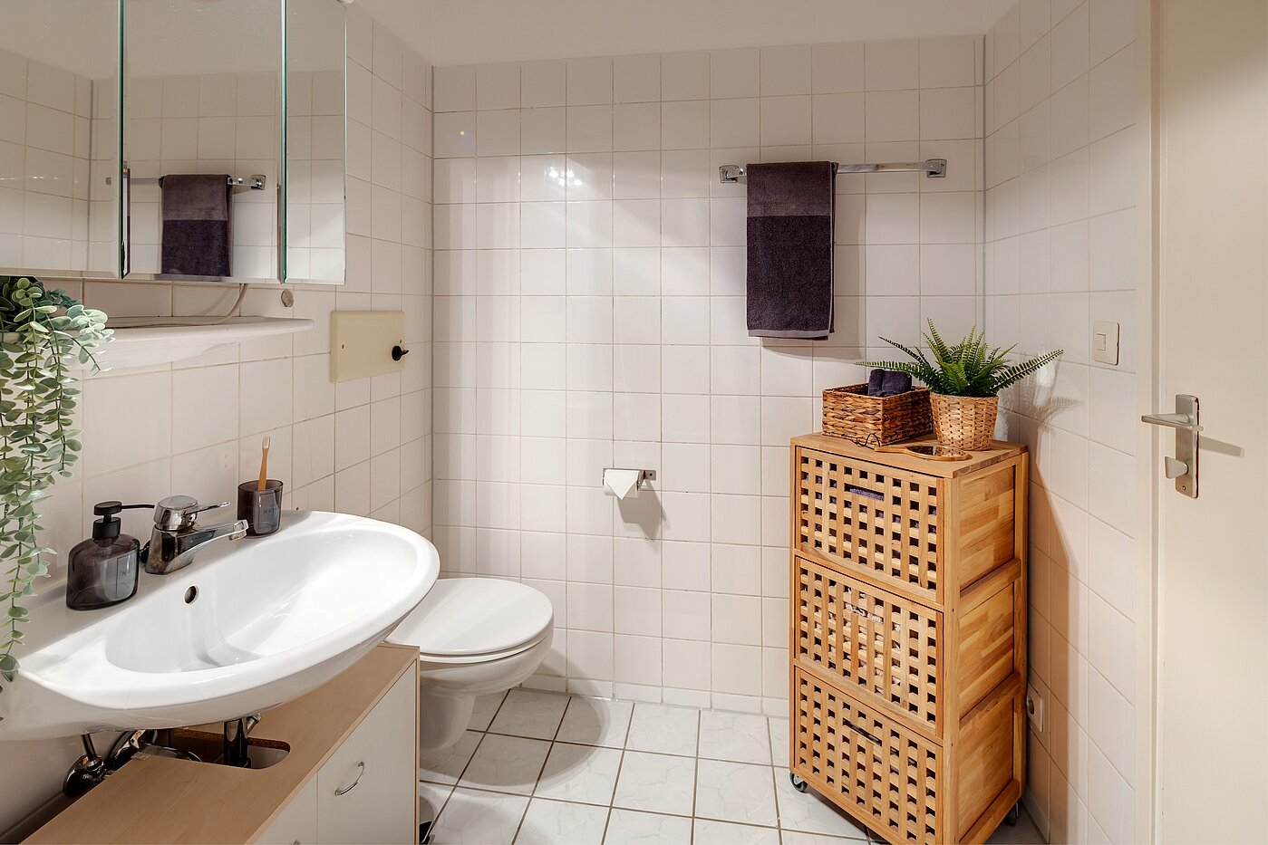 플랫 와 함께 2 객실 | München-Sendling-Westpark | 2204ML2 | Weiß gefliestes Bad...