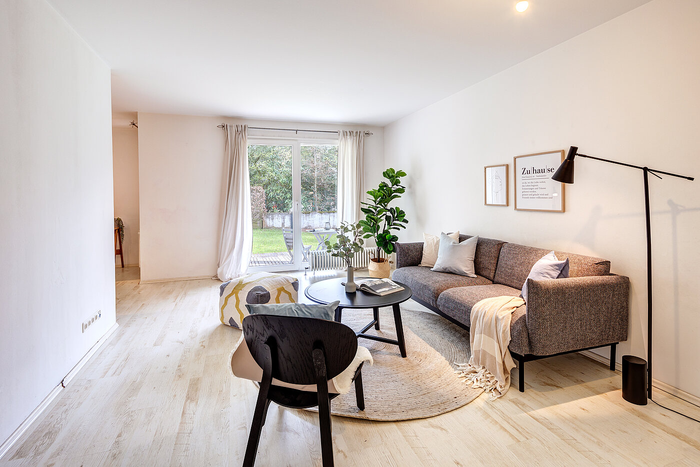 Földszinti lakás a  címen 2.5 Szobák | 70018 | Helles Wohnzimmer...
