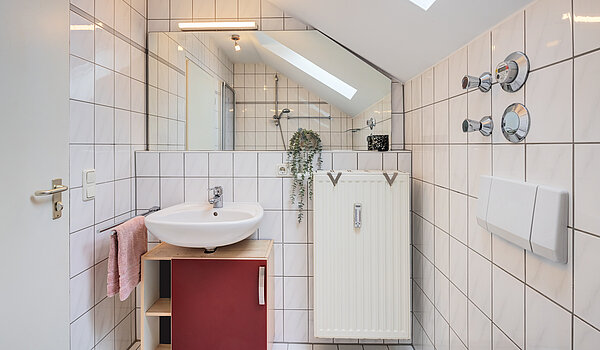 Lapos a  címen 2 Szobák | Poing | 70373 | Tageslichtbad mit...