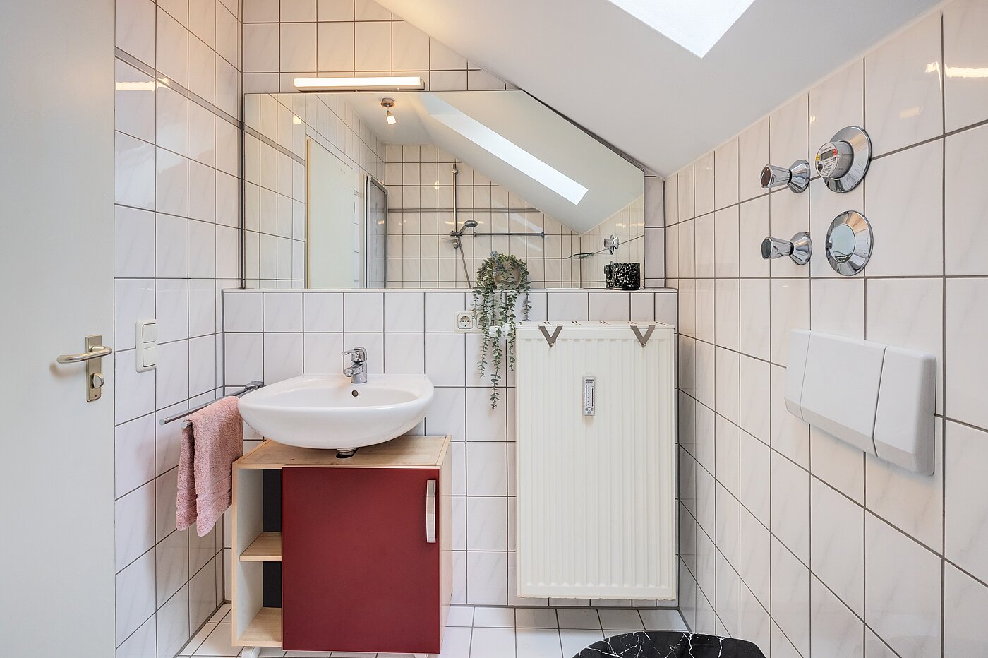 Flad med 2 Værelser | Poing | 70373 | Tageslichtbad mit...