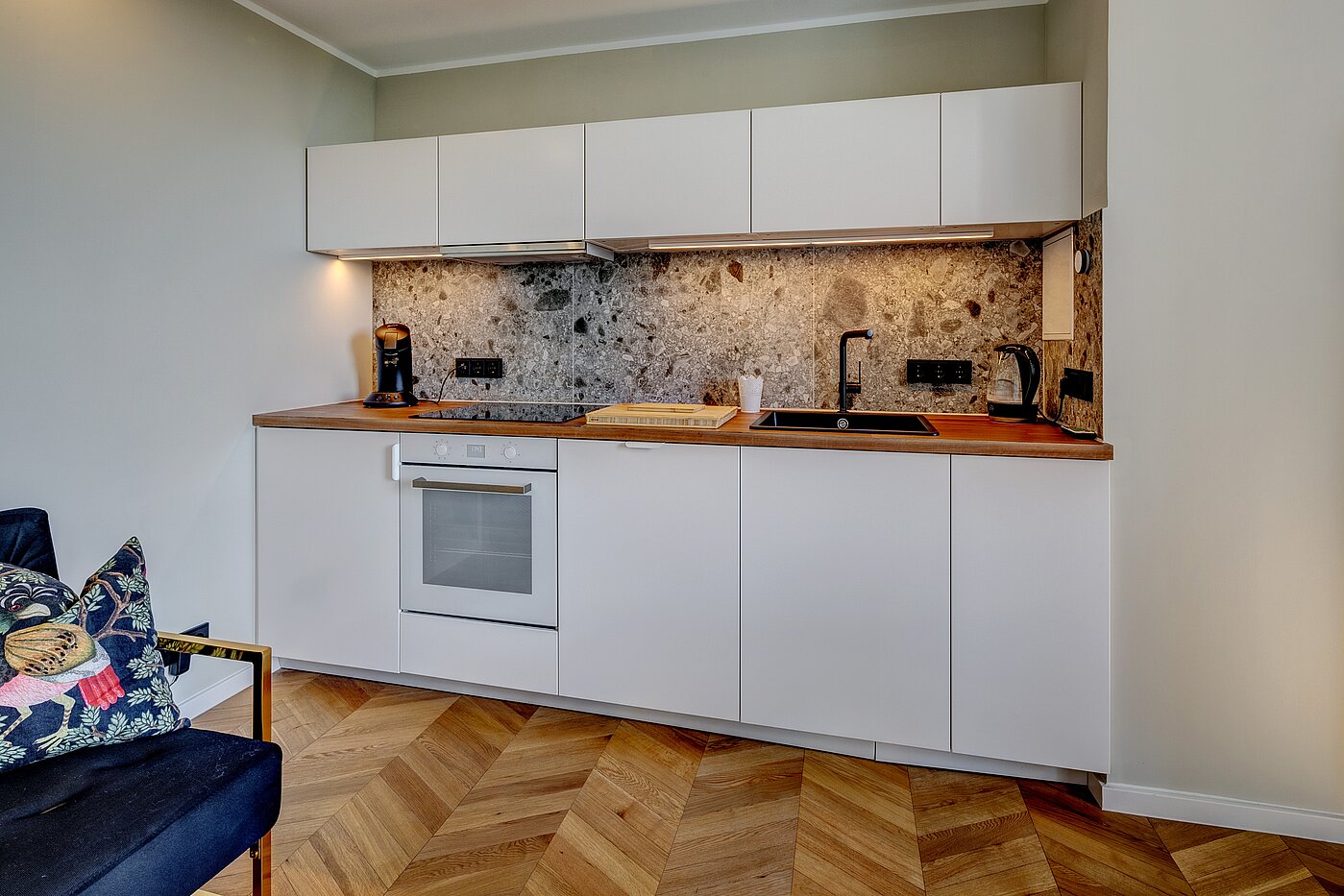 Apartment med 1 Værelse | München-Schwabing | 70376 | Schöne Küchenzeile