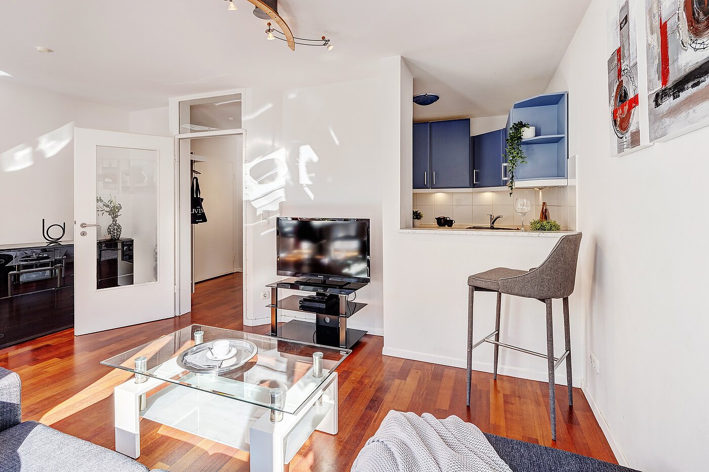Lapos a  címen 3 Szobák | München-Schwabing | 2202ML12 | ...Ausstattung...