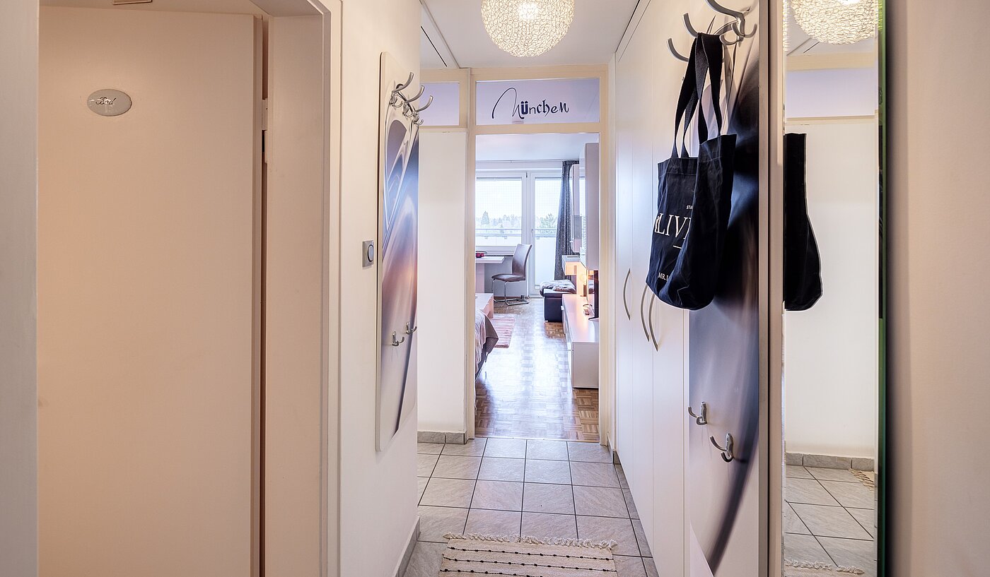Apartment with 1 room | München-Forstenried | 70190 | Diele mit...