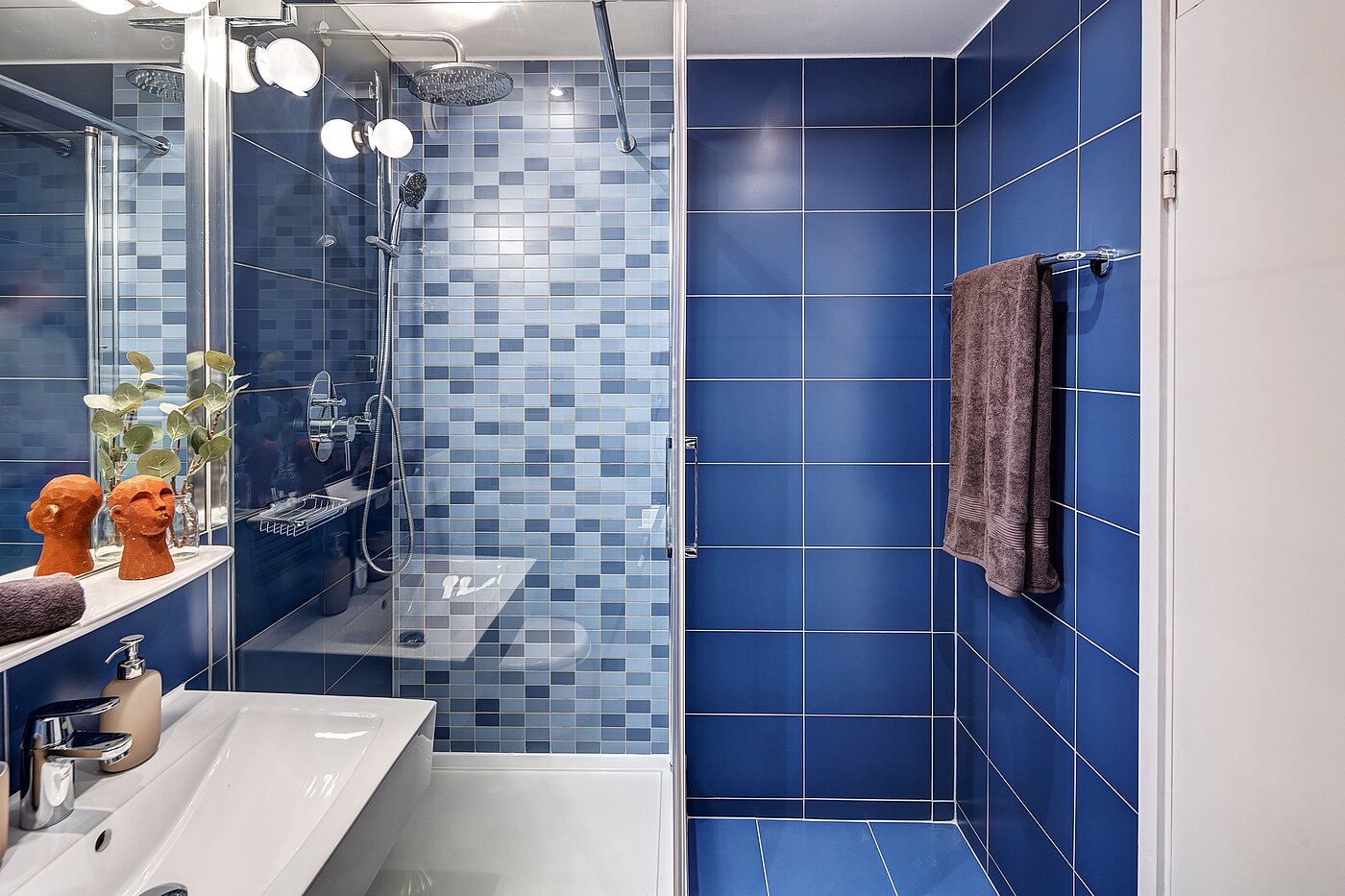 Ravna stran s spletno stranjo . 1 Soba | München-Maxvorstadt | 70165 | ...Duschbad mit...