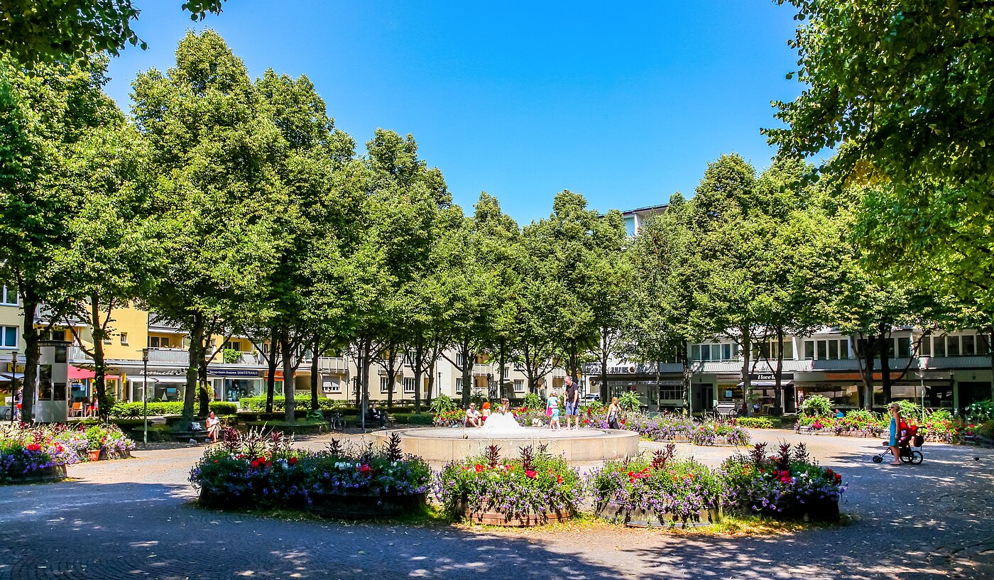 Flad med 2 Værelser | München-Schwabing | 70096 | Hohenzollernplatz im Sommer