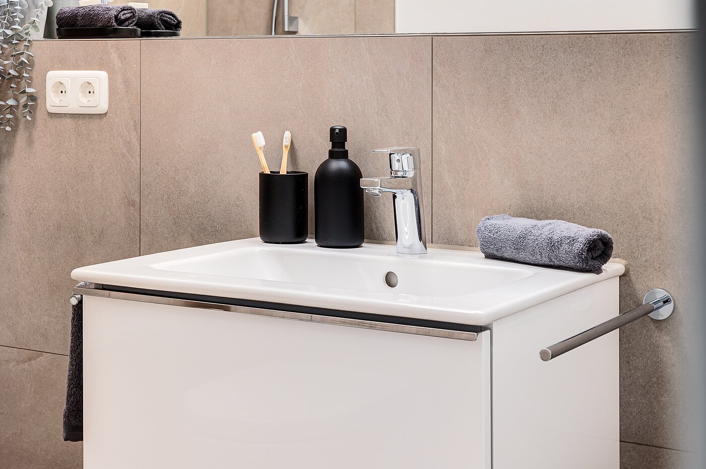 Platt med 3 Rum | München-Oberföhring | 70246 | ...hochwertiges Bad...