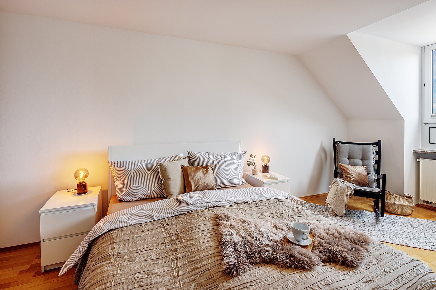 Таванско помещение с 2 Стаи | München-Au | 2209ML3 | Schlafzimmer...