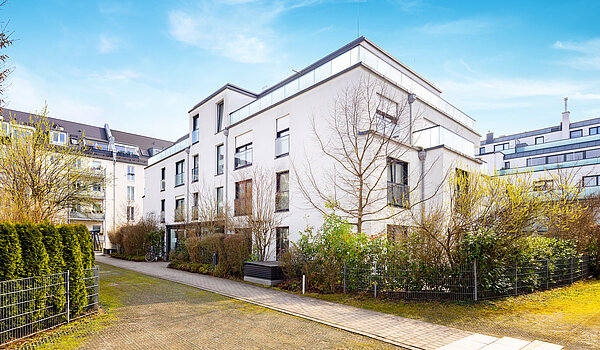 Penthouse s spletno stranjo . 2 Sobe | München-Bogenhausen | 70385 | Hausansicht mit...