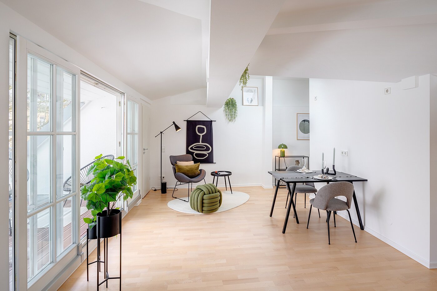 Çatı katı dairesi ile 1 Oda | München-Sendling | 700402 | Heller Wohn-/Essbereich