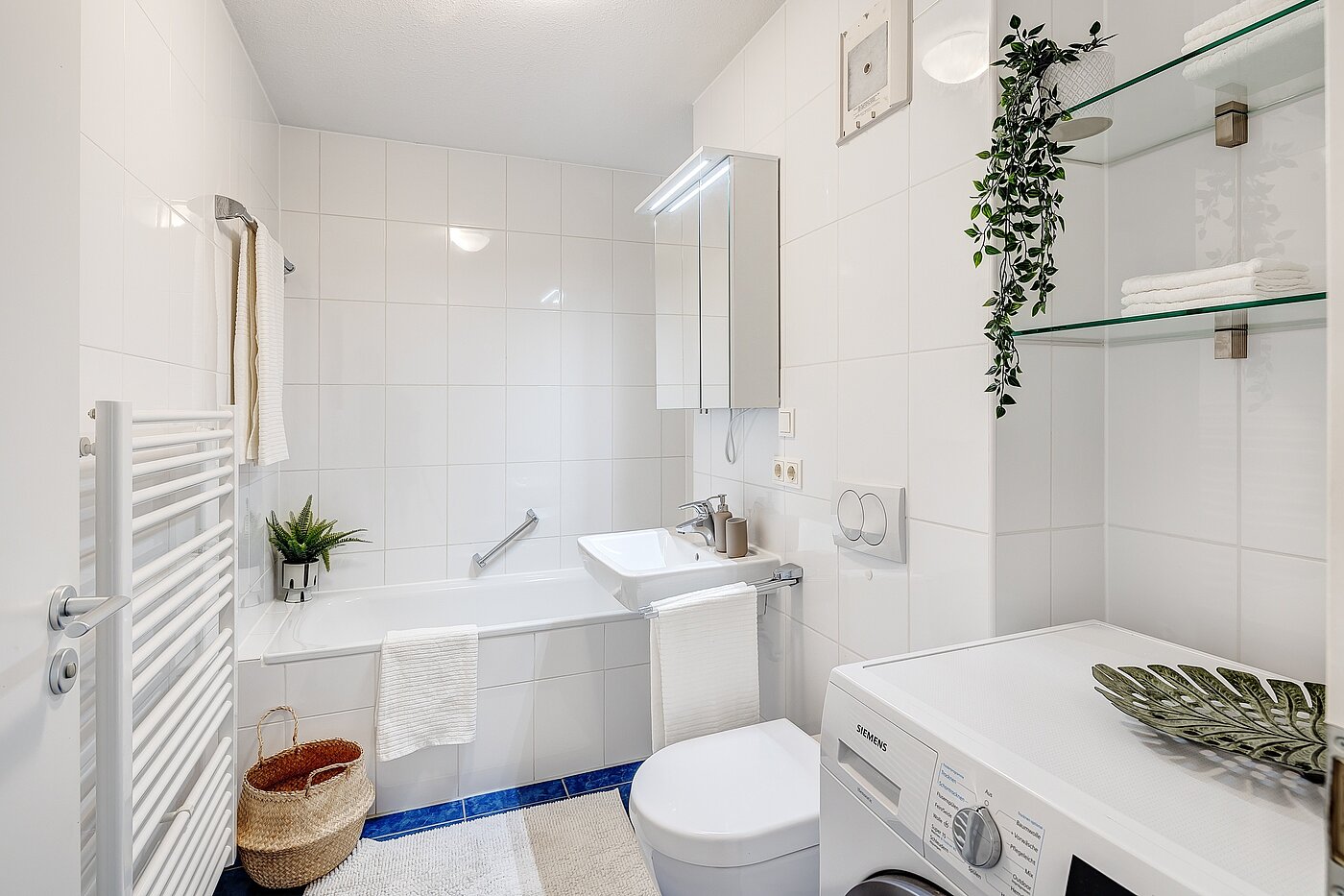 플랫 와 함께 3 객실 | München-Laim | 2206ML2 | Und Bad Nr. 2 ganz in weiß...