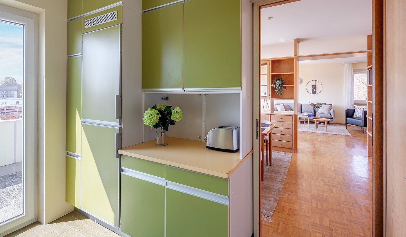 Ploché s 4 Izby | Freising | 2003ML7 | Durchgang zur Küche...