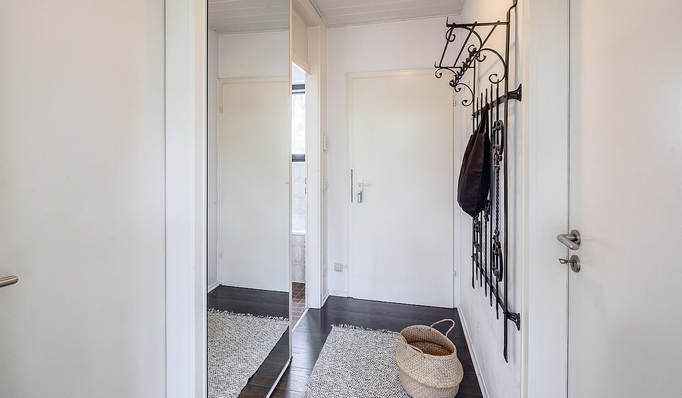 플랫 와 함께 2 객실 | Karlsfeld | 1906ML2 | Großzügiger Flur mit...