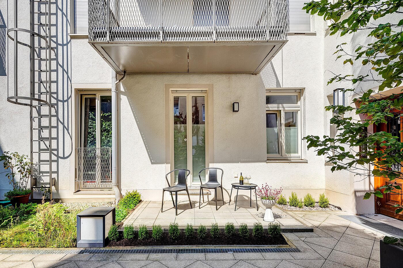 Апартамент на партерния етаж с 1.5 Стаи | München-Lehel | 70149 | ...im ruhigen Innenhof