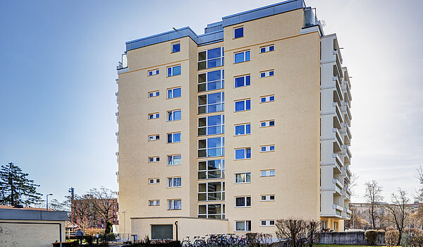 Ravna stran s spletno stranjo . 2 Sobe | München-Moosach | 70407 | Außenansicht