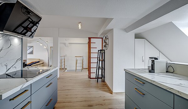 Podkrovný byt s 4.5 Izby | München-Ludwigsvorstadt | 70461 | Wohnen / Essen
