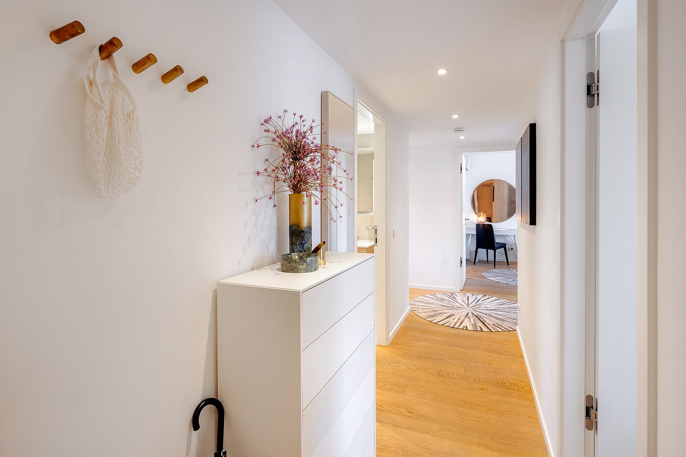 Płaski z 4 Pokoje | München-Bogenhausen | 70380 | Flur vom Eingang kommend