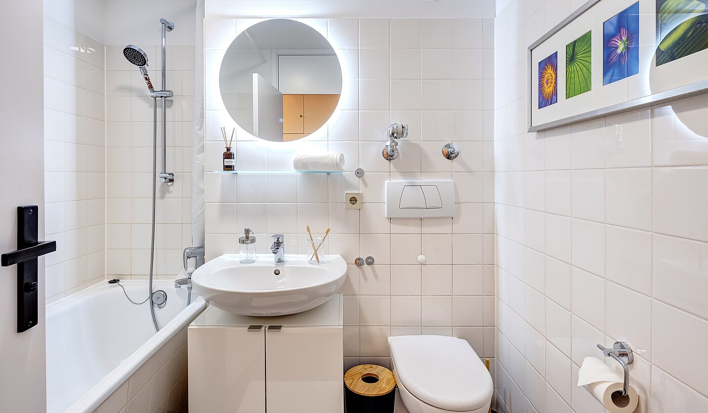 Flad med 1 Værelse | München-Maxvorstadt | 70132 | ...Bad mit Badewanne