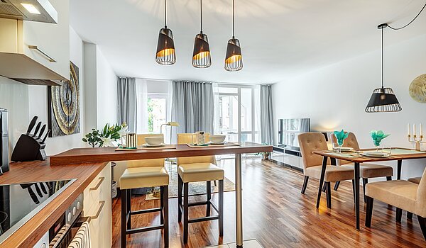 Lapos a  címen 2 Szobák | München-Schwabing | 70434 | ...und Frühstückstheke...