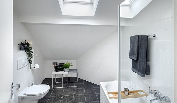 다락방 평면 와 함께 1 방 | München-Sendling | 700402 | Badezimmer mit Wanne