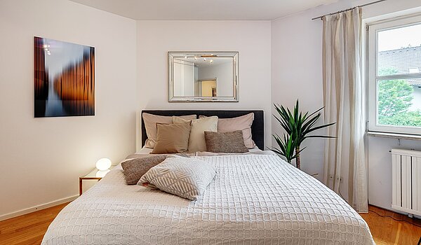 Lapos a  címen 3 Szobák | München-Harlaching | 2108ML3 | Helles Schlafzimmer...