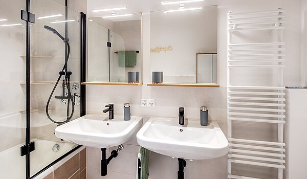 Επίπεδη με 3 Δωμάτια | Unterhaching | 70421 | Großes Badezimmer...