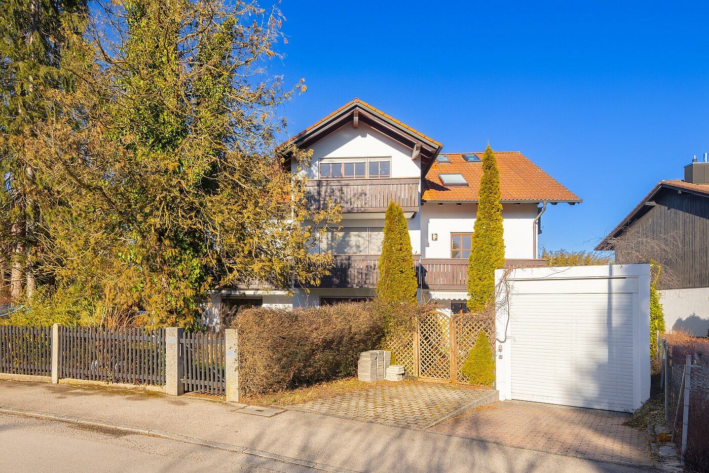 Ravna stran s spletno stranjo . 2 Sobe | München-Trudering | 701781 | Großer Duplex (oben)