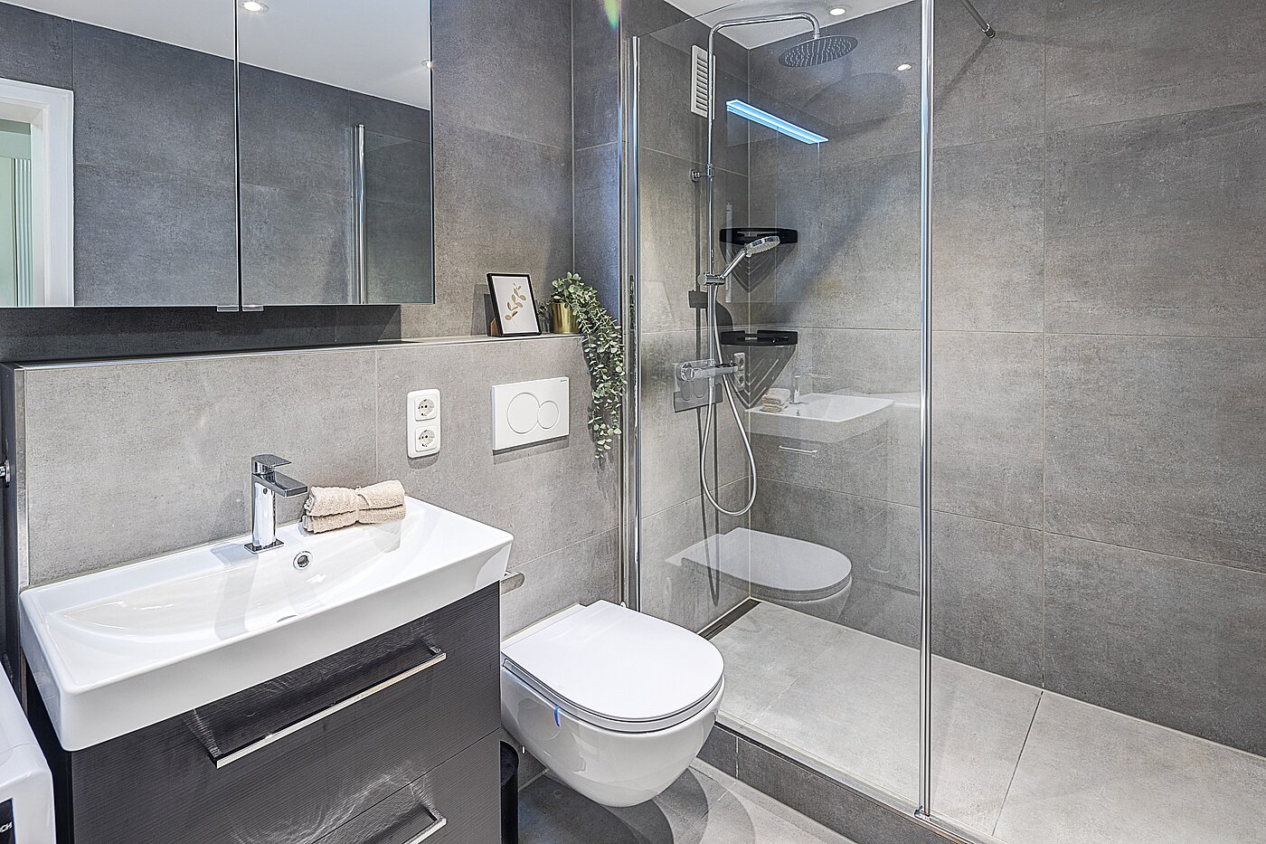 Ploché s 2 Pokoje | München-Perlach | 70300 | Badezimmer...