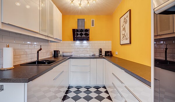 Ravna stran s spletno stranjo . 2 Sobe | München-Bogenhausen | 70287 | Vollausgestattete Einbauküche...