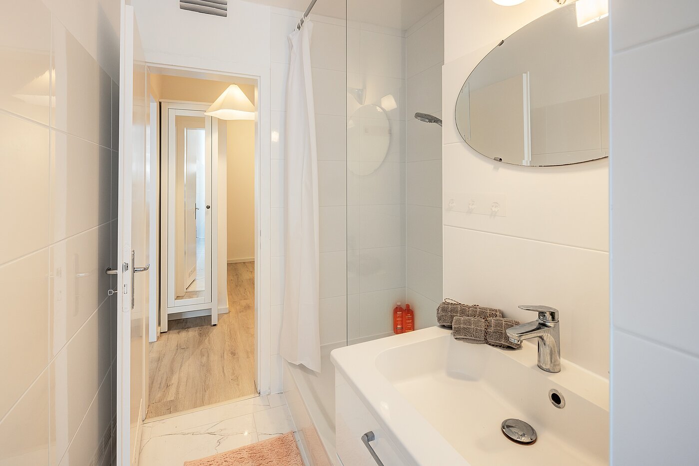 Ploché s 2 Pokoje | München-Sendling | 70220 | Begehbare Dusche