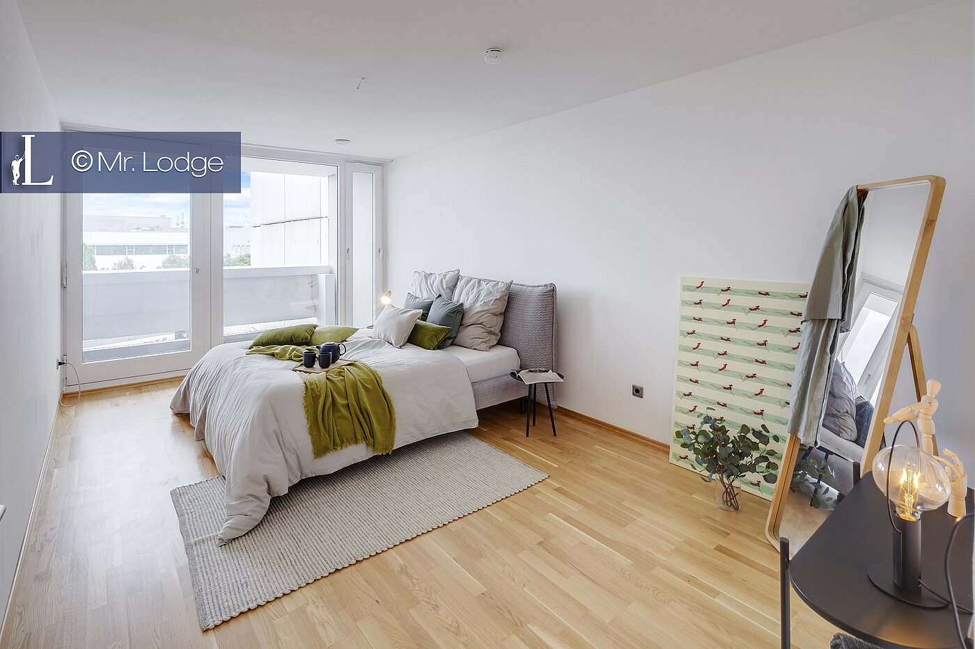 Ploché s 3 Izby | München-Milbertshofen | 1905ML7 | ...Zugang zum Balkon