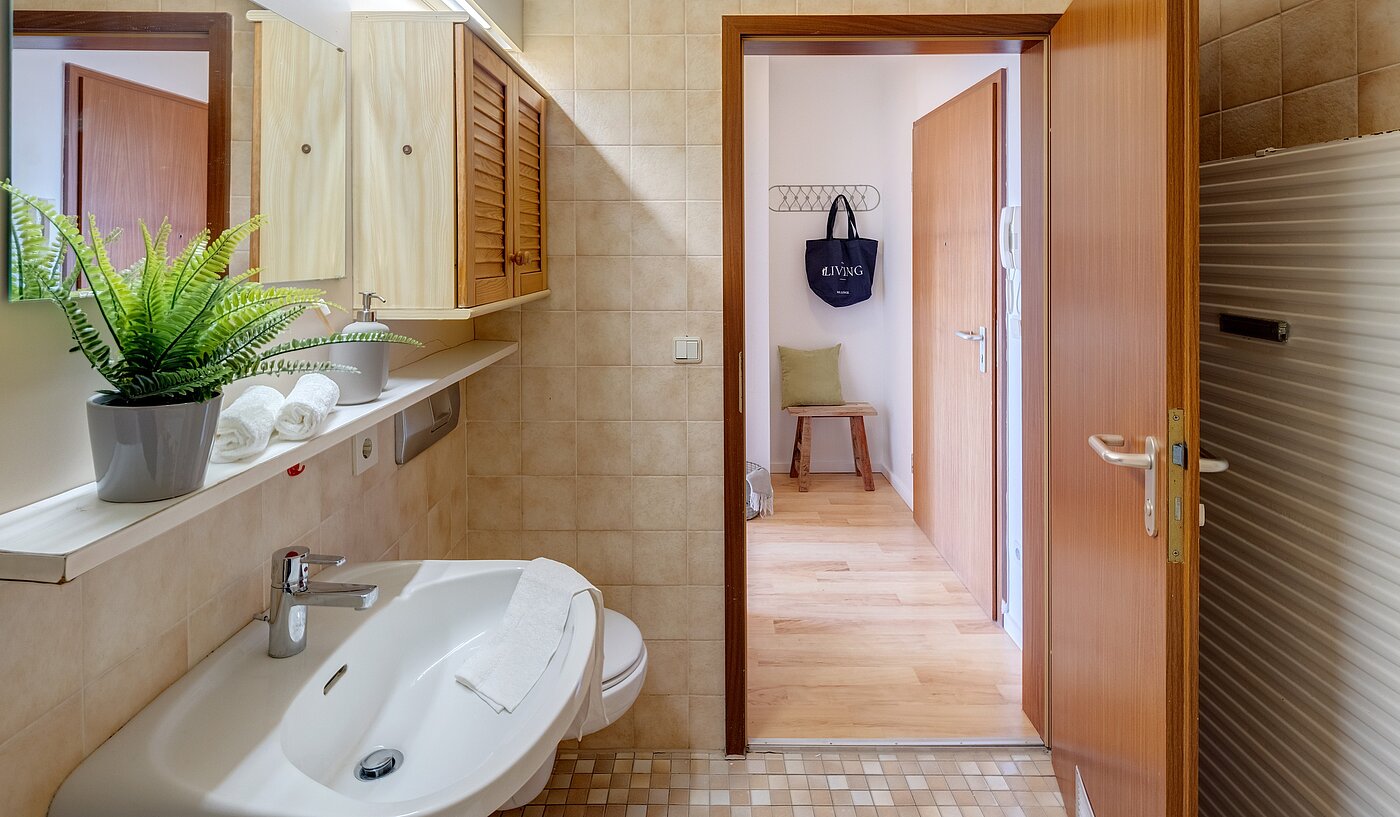 Плосък с 1 Стая | Starnberg | 2202ML2 | Vom Bad in den Flur