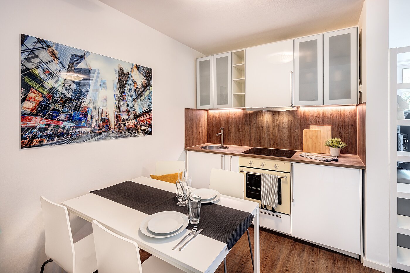 Lapos a  címen 2 Szobák | München-Bogenhausen | 70142 | Integrierte Küche