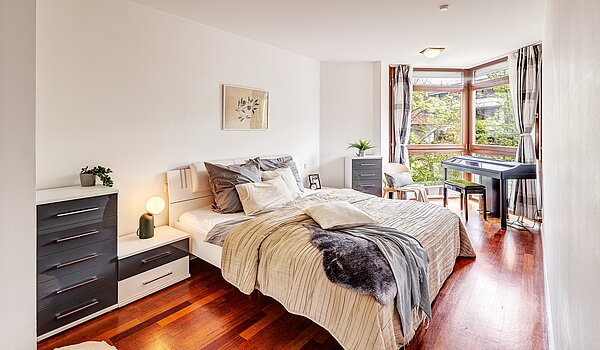 Lapos a  címen 3 Szobák | München-Schwabing | 2202ML12 | Blick ins Schlafzimmer...