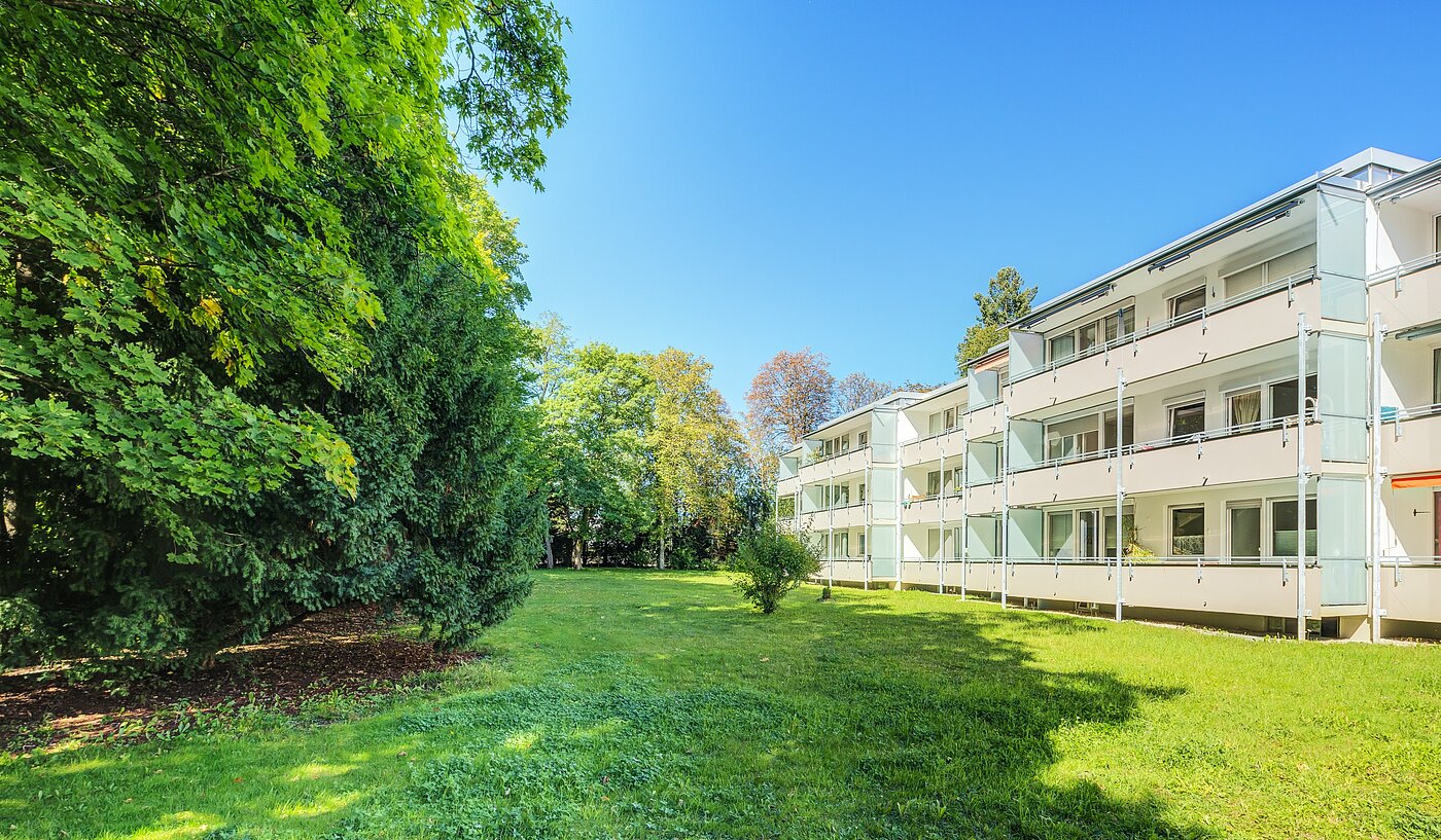 Plat met 3.5 Kamers | 70284 | Parkähnliches Grundstück