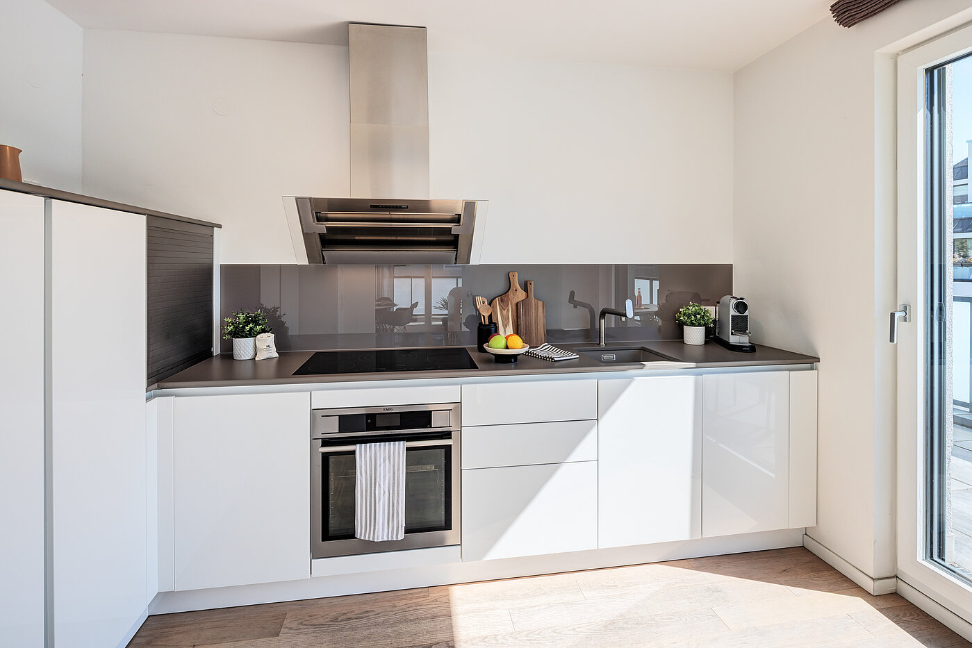 Penthouse med 2 Værelser | München-Bogenhausen | 70385 | Moderne Einbauküche