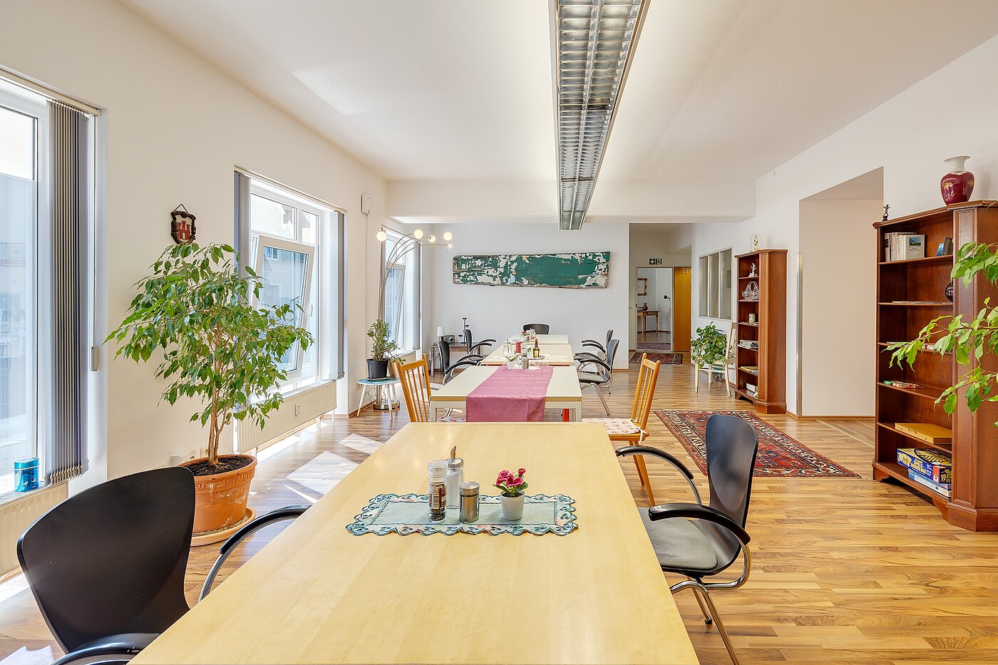 Büro s spletno stranjo . 9 Sobe | Weilheim in Oberbayern | 2108ML44 | Großer Speiseraum