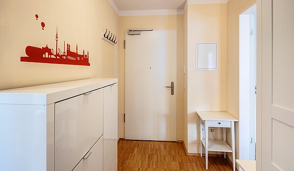 Lapos a  címen 2 Szobák | München-Schwabing | 703161 | Wohnungstür