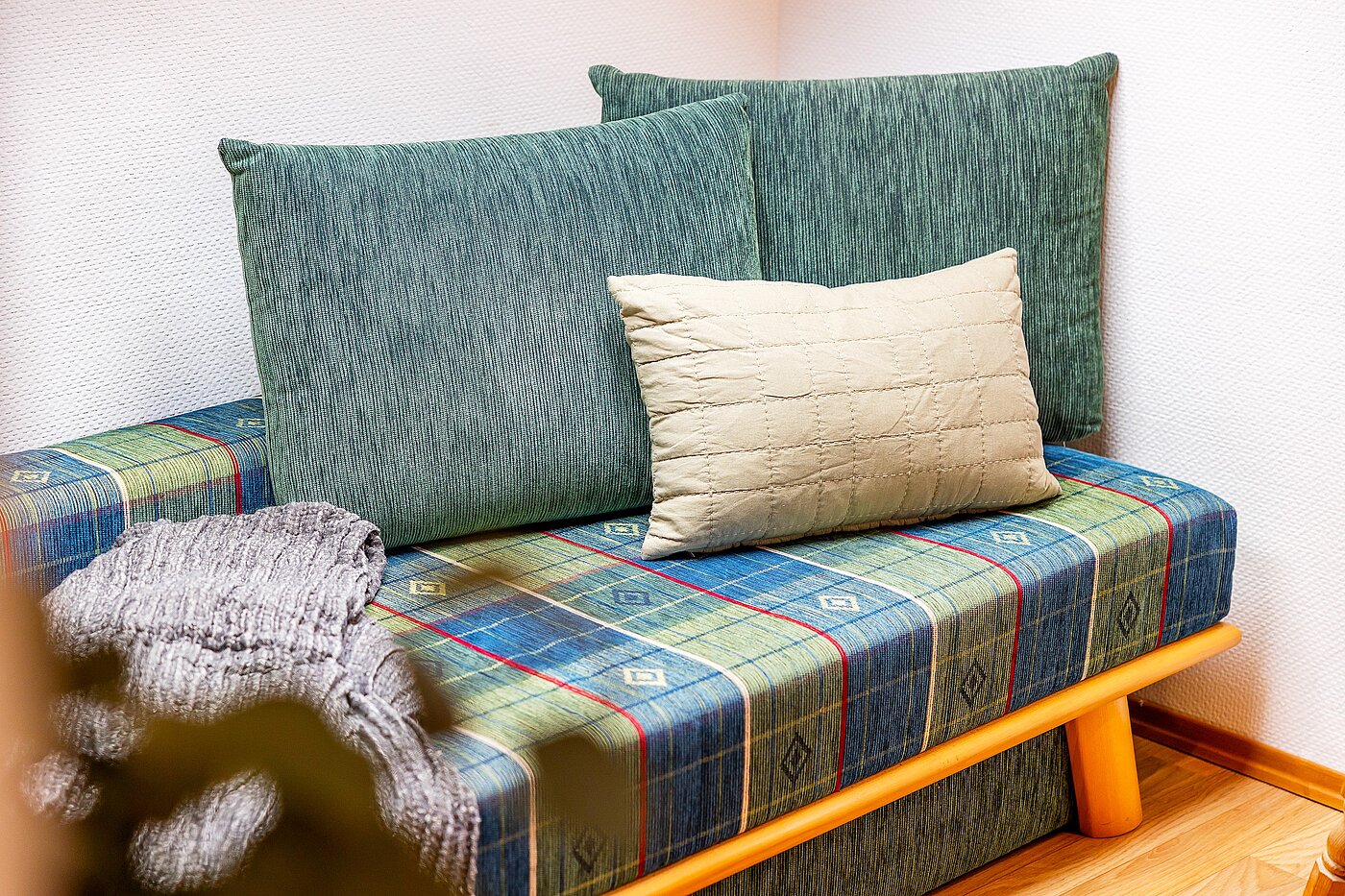 Apartamento no sótão com 2 Zimmern | Bad Wiessee | 70017 | Gemütliches Sofa