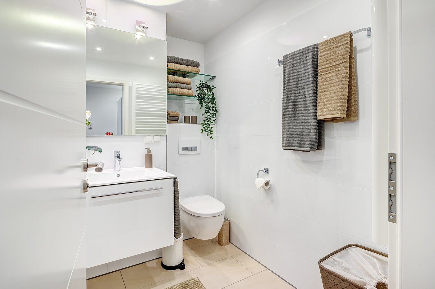 Flad med 2 Værelser | München-Schwabing | 70434 | ...Badezimmer...
