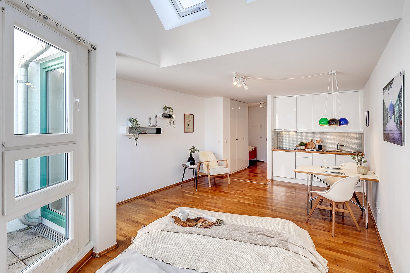 Ravna stran s spletno stranjo . 1 Soba | München-Maxvorstadt | 70165 | Charmantes Apartment