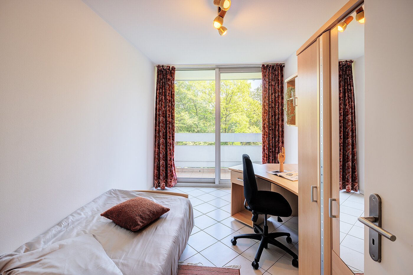 Ploché s 3 Pokoje | München-Bogenhausen | 70261 | Arbeitszimmer...
