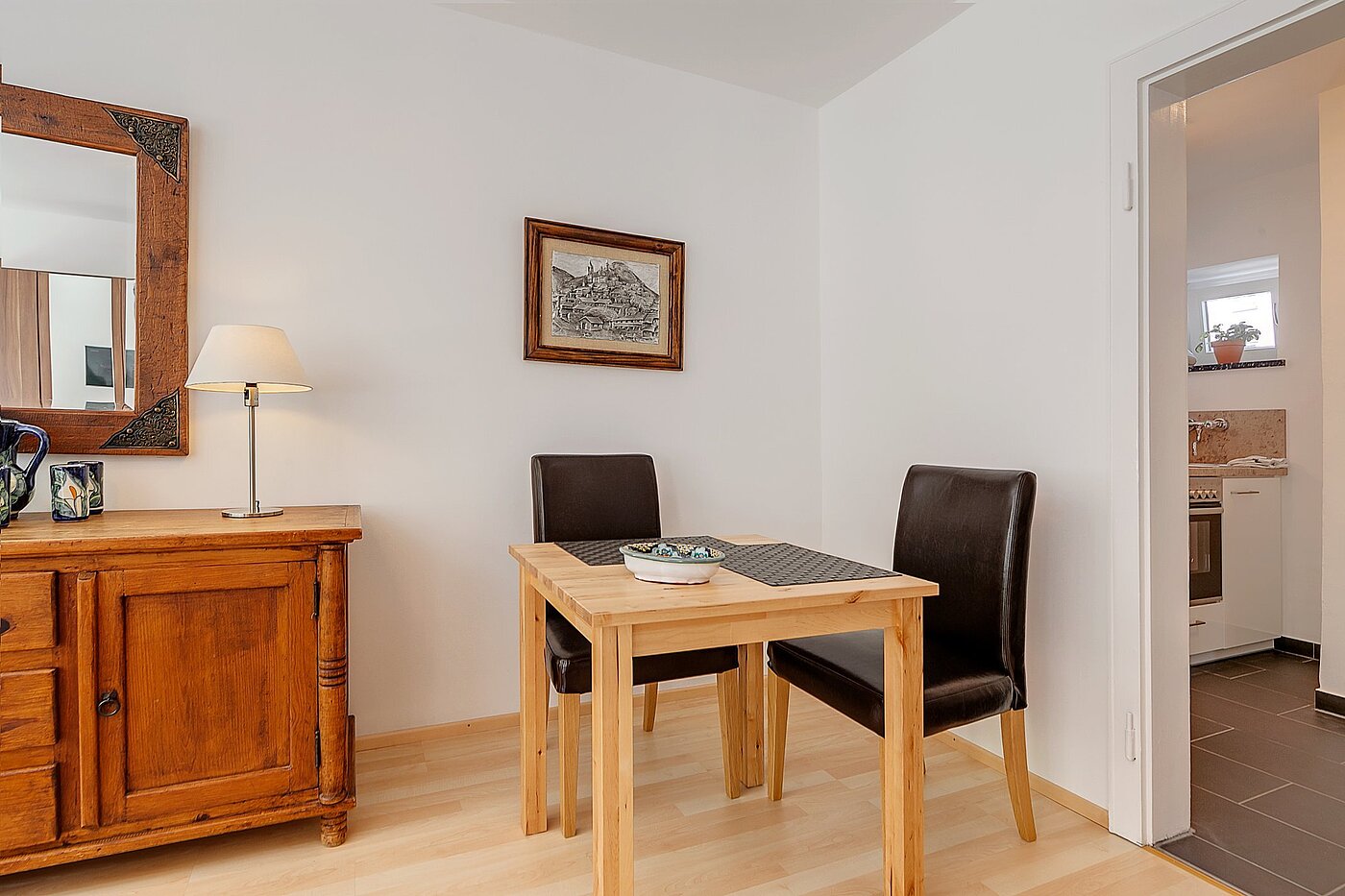 Плосък с 1 Стая | München-Schwabing | 2105ML1 | Essen....