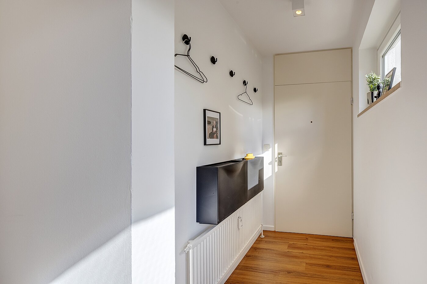 Ravna stran s spletno stranjo . 1 Soba | München-Maxvorstadt | 700022 | Eingangsbereich