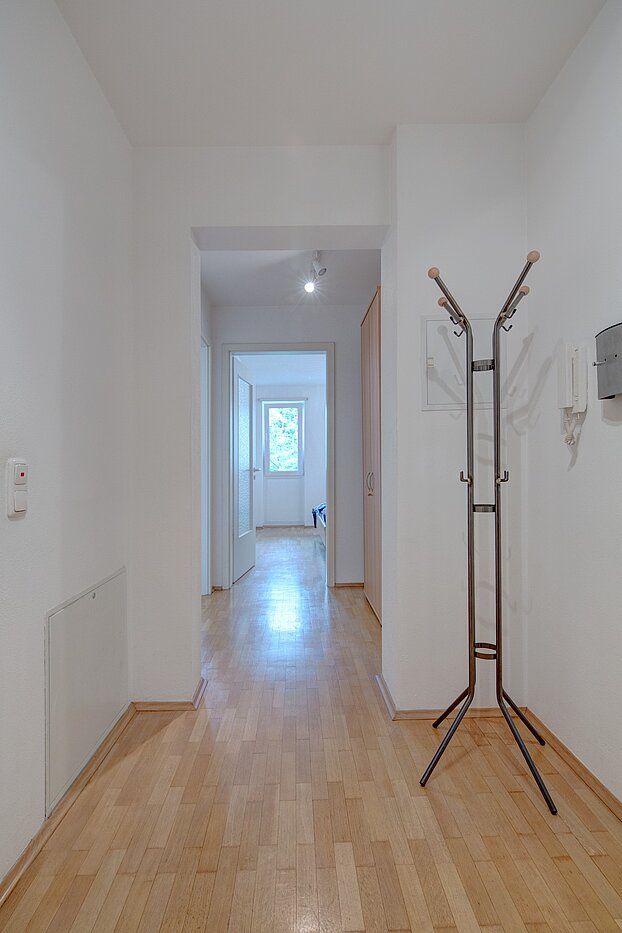 Ploché s 2 Pokoje | München-Ramersdorf | 2207ML11 | Flur zum...