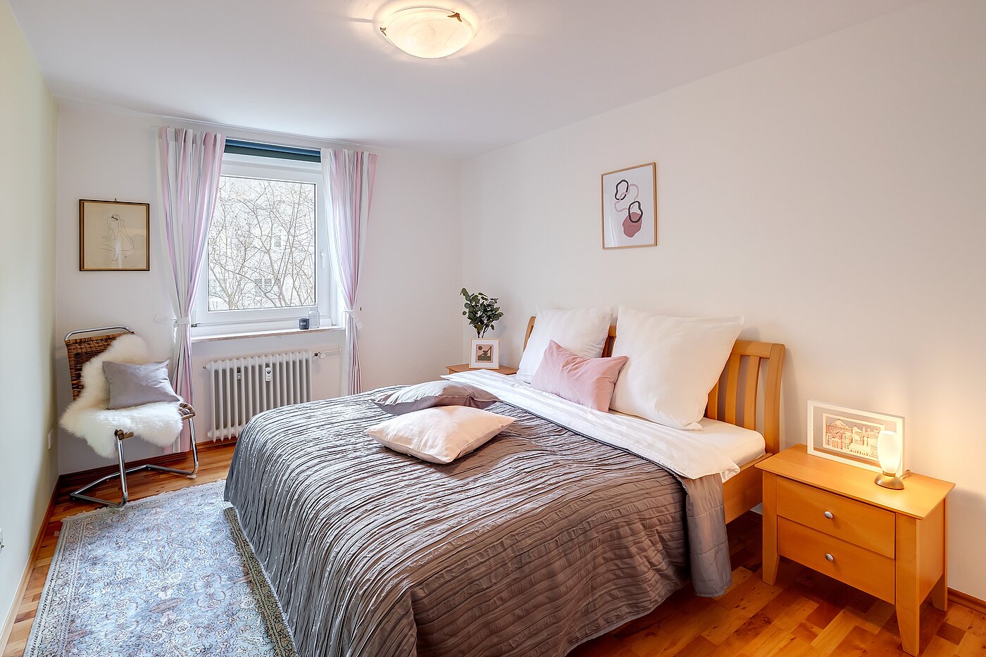 Ravna stran s spletno stranjo . 3 Sobe | München-Bogenhausen | 2112ML3 | Schlafzimmer